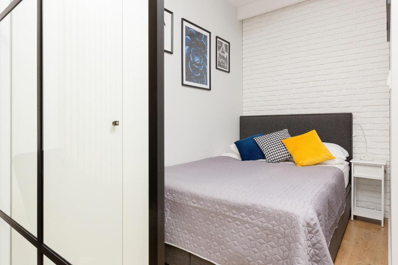 Moduo Gardens Apartment By Renters Prestige Warszawa Eksteriør billede